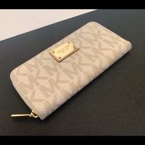 Michael KORS continental wallet- white logo